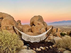 Stunning Geo Dome with Joshua Tree vibes