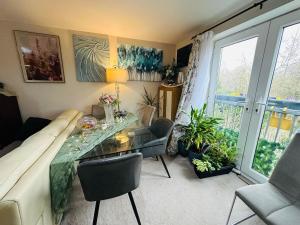 Private Room in Cozy Shared Apartment
