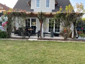 Stylish house with garden view - Erlenbach am Main