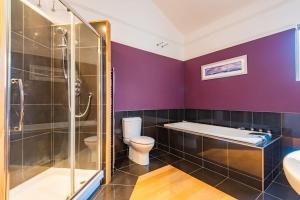 Whitecliff by Keepers Cottages