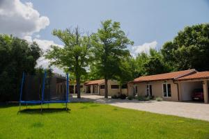 Stunning Villa for 10 people with large heated pool-50m2, jacuzzi and gym - by TA Leut Agency