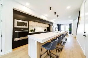 NEW-Starry Nights Escape-King Bed-Kids Secret Rm! - Edmonton