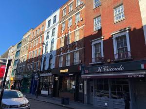 Lovely 2 bed flat in SOHO!