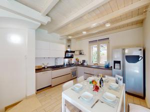 Villa Dolcevita by Bookinggardalake