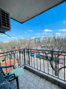 Апартамент широк център варна15 минути до центъра