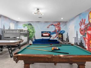 SUPER MARVEL- 10BD HOT TUB BIG GAME ROOM