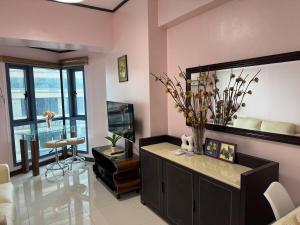 Grand Riviera Suites 1201 Near US Embassy and St Lukes Medical Center Extension Clinic SLEC by Prime Stay