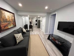 Whitby Hideout - 3BR, 5BD, 3WR, Pool Table, Sauna
