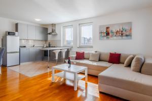 Cherry City Stay Apartment With Parking - Happy Rentals