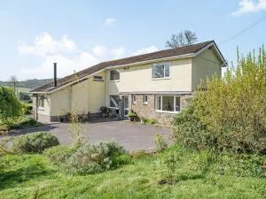 Pant Y Cwtsh - Llandefeilog