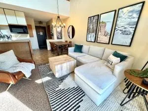 Lutsen Mtn Condo, Ski in Ski out, Pool, Hot Tub, Fitness - Hovland