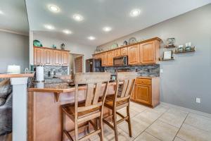 Relax Fireside Branson West Gem with Hot Tub Access