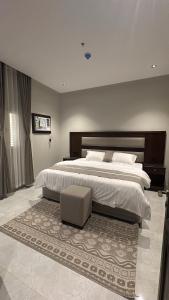 مجمع الملكة شقة من غرفة نوم وصالة بتصميم عصري وراقي