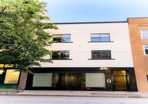 Newly Renovated 2 Bedroom Condo in Japantown! Near Railtown & Gastown!