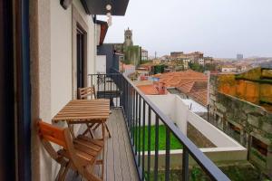 Great Flat & View in Historic Porto by LovelyStay