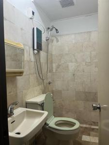 Layover Guesthouse at 28 Fokker- Near Airport