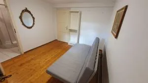 Cosy Private room with free Gated Parking - Pregassona