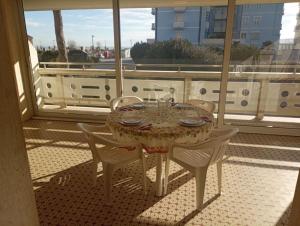 Two-Bedroom Apartment with Sea View room in Residence Zenith