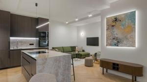 Luxury Arches Old Town Apartment