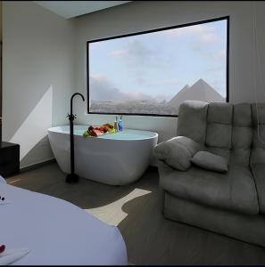 Temple pyramids inn