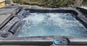 Rustic Retreat, Pickleball Court, Creek, WIFI, Mountain Views, Starting at 79