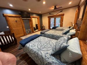 Evergreen Haven Lodge and Bunkhouse