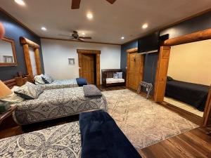 Evergreen Haven Lodge and Bunkhouse