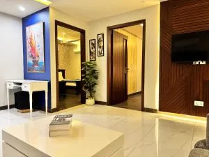 Lux Haven 2-Bedroom Apartment - Prime Location & Modern Comfort Near Gulberg - Kot Begam
