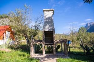 Hermosa cabaña en la montaña