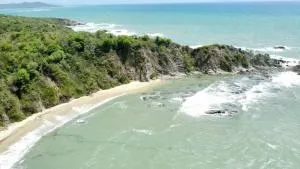 Ocean View Villa Steps Away from Beach - Arroyo