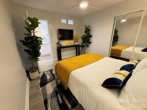 Oceanfront 2 BR w Pool & Parking 234
