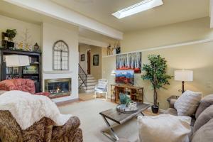 4BD Family Home Heart of COS Lrg backyard and Gameroom