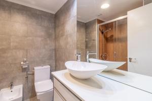 AH Full&Roomy Auditorio de Oviedo VUT6502AS