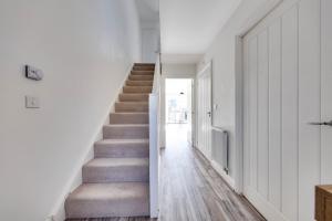 Spacious Double Bedroom In Guest Shared House