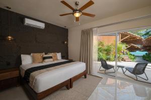 Casa Aakal Lagoon Front