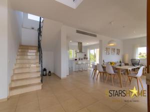 Modern villa, 210m from sandy beach