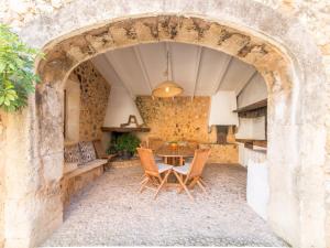 Es Rafal with Mountain Views