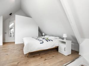 Farmhouse including studio with Garden