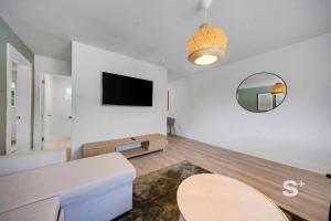 Modern 1-BD Miami Apt Gym, BBQ, Free Parking