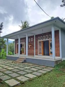 Nyoman Sekumpul guest house - Sudaji