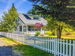 Sq The Farmhouse - Sequim