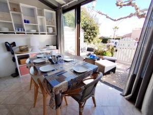Villa T3 Mezzanine avec Climatisation - 6 Personnes - Parking - Saint-Pierre-La-Mer - FR-1-795-60