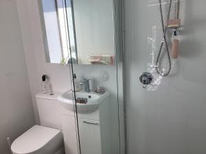 AC 1 Bed Studio Apartment 25+ Non Smokers