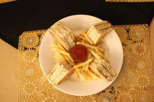 Beach Royal Hub Hotel & Restaurant