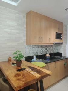 1633 pool view 2br