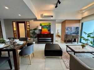 BGC One Uptown Premium 2BR Suite with Balcony near Supermarket, Malls and Restaurants