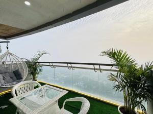 Supernova Spira 39th floor Sec 94 Noida