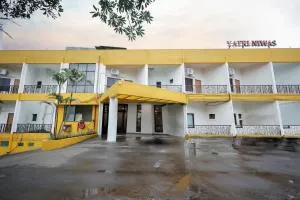 Yatri Niwas Managed By Hotel Suraj Inn - Arnāla