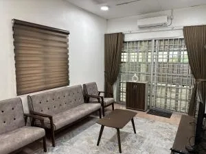 Rafeeqs Homestay - Kampung Degong