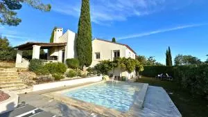 La Villa du Thym, Spacieuse villa familiale, piscine et vue dégagée - Combaillaux